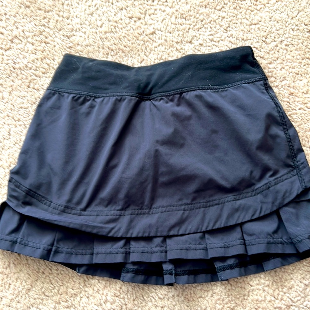 Ivivva black pleated skirt